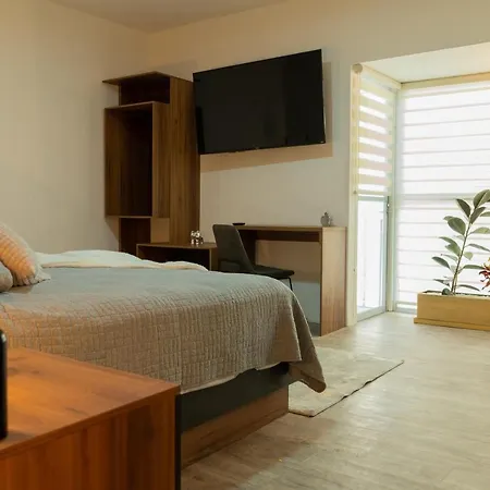 Reforma - Suite 4 De Lujo En Naploes Cama Queen Size